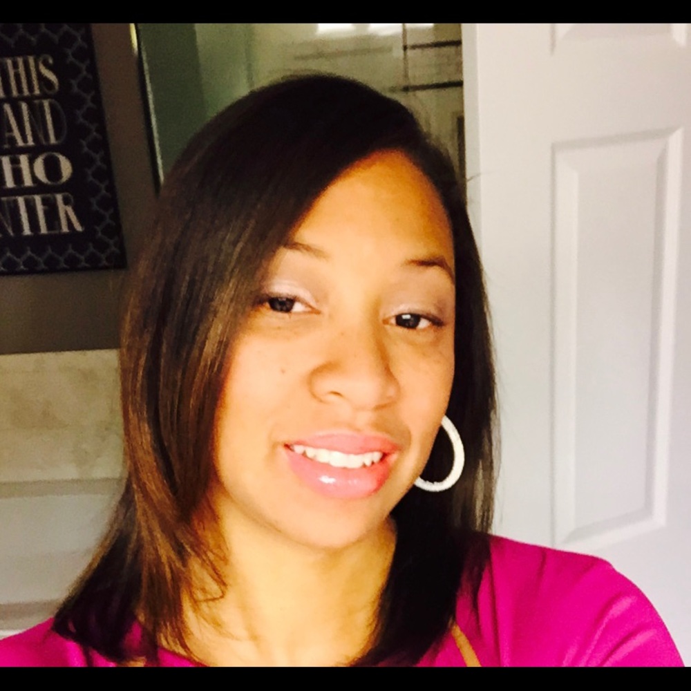 Meet your Posher, Lauren